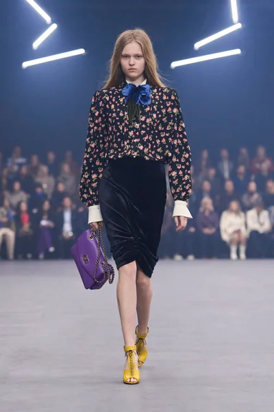 Look 25